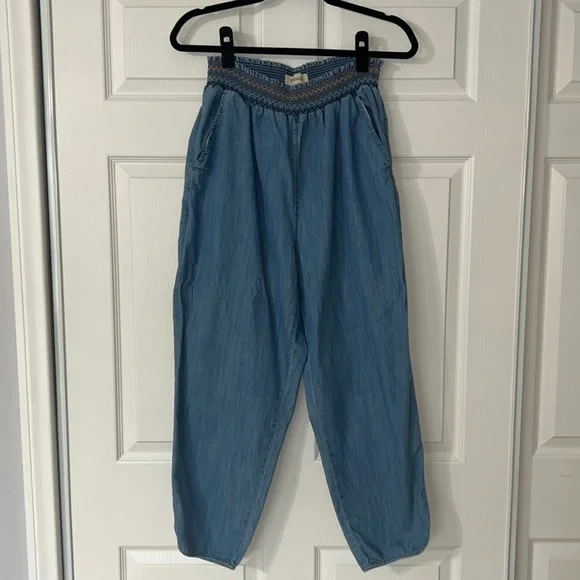Madewell jeans with cute stretchy waist - Picture 1 of 8